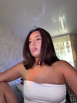 Snapshot of lily__foster chatting on 05/18/26, 01:39 lily foster online show from 05/18/26, 01:39