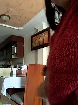 moncerrat luna online show from 11/04/25, 09:47