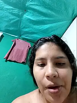 Snapshot of moncerrat_luna chatting on 12/19/25, 06:26 moncerrat luna online show from 12/19/25, 06:26