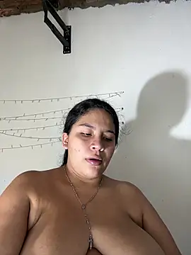 Snapshot of moncerrat_luna chatting on 02/26/26, 01:43 moncerrat luna online show from 02/26/26, 01:43