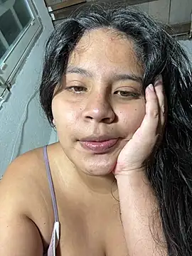 Snapshot of moncerrat_luna chatting on 03/19/26, 12:36 moncerrat luna online show from 03/19/26, 12:36