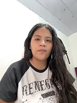 Snapshot of moncerrat_luna chatting on 05/18/26, 09:20 moncerrat luna online show from 05/18/26, 09:20