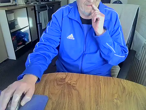 Snapshot of daddyflash chatting on 02/16/26, 09:16 daddyflash online show from 02/16/26, 09:16