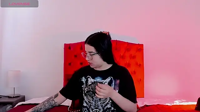 aliice walker  online show from 12/21/24, 01:32