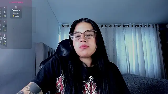Snapshot of aliice_walker_ chatting on 02/23/26, 05:32 aliice walker online show from 02/23/26, 05:32
