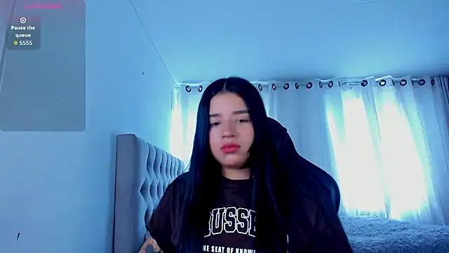 Snapshot of aliice_walker_ chatting on 03/19/26, 02:32 aliice walker online show from 03/19/26, 02:32