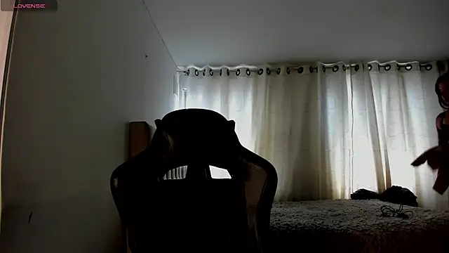 Snapshot of aliice_walker_ chatting on 03/26/26, 02:44 aliice walker online show from 03/26/26, 02:44