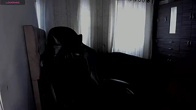 Snapshot of aliice_walker_ chatting on 04/22/26, 07:15 aliice walker online show from 04/22/26, 07:15