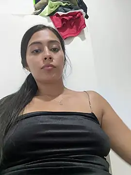 Snapshot of Sophie__Foxxx chatting on 12/26/24, 01:07 Sophie Foxxx online show from 12/26/24, 01:07
