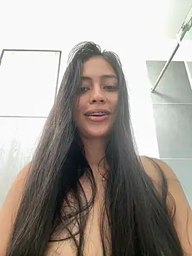 Snapshot of Sophie__Foxxx chatting on 01/07/25, 03:23 Sophie Foxxx online show from 01/07/25, 03:23