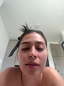 Snapshot of Sophie__Foxxx chatting on 01/08/25, 03:50 Sophie Foxxx online show from 01/08/25, 03:50