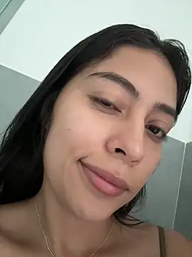 Snapshot of Sophie__Foxxx chatting on 01/12/25, 12:33 Sophie Foxxx online show from 01/12/25, 12:33