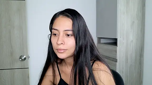 Snapshot of Sophie__Foxxx chatting on 02/19/25, 12:00 Sophie Foxxx online show from 02/19/25, 12:00
