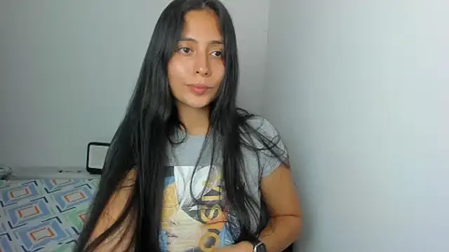 Snapshot of Sophie__Foxxx chatting on 02/20/25, 04:07 Sophie Foxxx online show from 02/20/25, 04:07