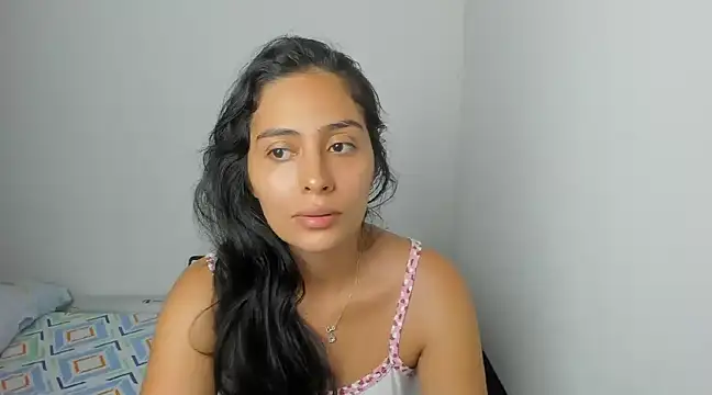 Snapshot of Sophie__Foxxx chatting on 02/20/25, 05:40 Sophie Foxxx online show from 02/20/25, 05:40