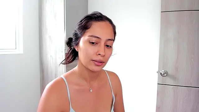 Snapshot of Sophie__Foxxx chatting on 02/21/25, 05:31 Sophie Foxxx online show from 02/21/25, 05:31