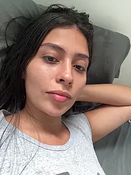 Snapshot of Sophie__Foxxx chatting on 03/03/25, 05:50 Sophie Foxxx online show from 03/03/25, 05:50