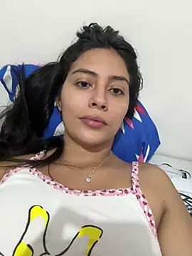 Snapshot of Sophie__Foxxx chatting on 03/17/25, 10:17 Sophie Foxxx online show from 03/17/25, 10:17