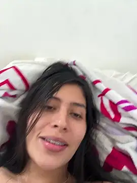 Snapshot of Sophie__Foxxx chatting on 03/19/25, 06:01 Sophie Foxxx online show from 03/19/25, 06:01