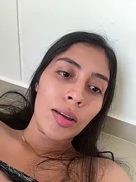 Snapshot of Sophie__Foxxx chatting on 03/19/25, 09:48 Sophie Foxxx online show from 03/19/25, 09:48