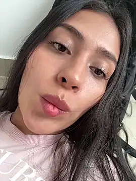 Snapshot of Sophie__Foxxx chatting on 03/21/25, 07:13 Sophie Foxxx online show from 03/21/25, 07:13