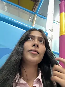 Snapshot of Sophie__Foxxx chatting on 09/10/25, 12:32 Sophie Foxxx online show from 09/10/25, 12:32