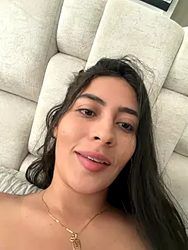 Snapshot of Sophie__Foxxx chatting on 11/16/25, 06:13 Sophie Foxxx online show from 11/16/25, 06:13