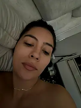 Snapshot of Sophie__Foxxx chatting on 11/19/25, 12:27 Sophie Foxxx online show from 11/19/25, 12:27