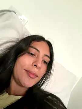 Snapshot of Sophie__Foxxx chatting on 12/19/25, 11:06 Sophie Foxxx online show from 12/19/25, 11:06