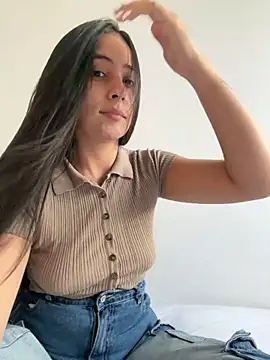 Snapshot of Sophie__Foxxx chatting on 01/05/26, 09:40 Sophie Foxxx online show from 01/05/26, 09:40