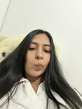 Snapshot of Sophie__Foxxx chatting on 03/18/26, 09:18 Sophie Foxxx online show from 03/18/26, 09:18