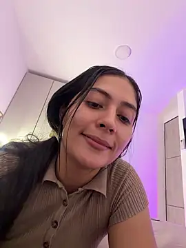 Snapshot of Sophie__Foxxx chatting on 04/04/26, 08:17 Sophie Foxxx online show from 04/04/26, 08:17
