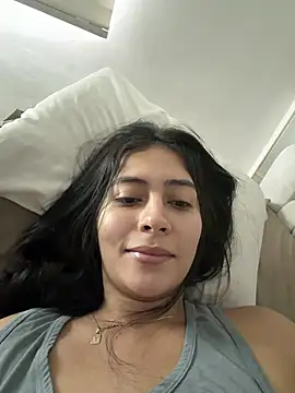 Snapshot of Sophie__Foxxx chatting on 04/10/26, 01:38 Sophie Foxxx online show from 04/10/26, 01:38