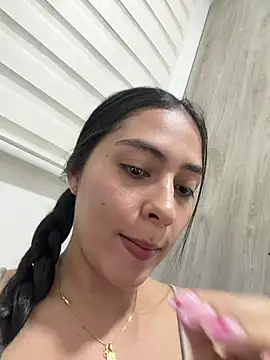 Snapshot of Sophie__Foxxx chatting on 05/28/26, 12:52 Sophie Foxxx online show from 05/28/26, 12:52