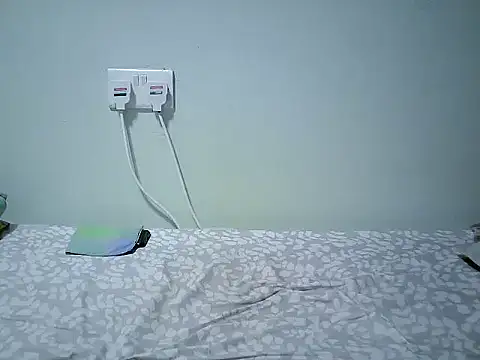 Snapshot of lupita_0 chatting on 11/18/25, 02:10 lupita 0 online show from 11/18/25, 02:10