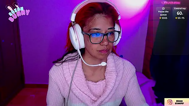 Snapshot of Roxanbunny1 chatting on 09/24/25, 05:33 Roxanbunny1 online show from 09/24/25, 05:33