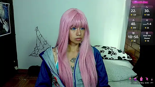 Snapshot of Roxanbunny1 chatting on 10/23/25, 09:02 Roxanbunny1 online show from 10/23/25, 09:02