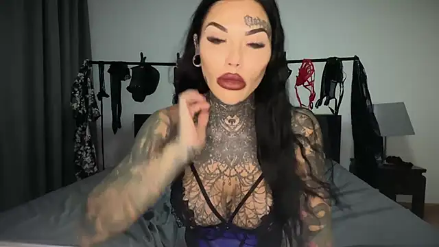 claudiacvc95 online show from 10/16/25, 08:59