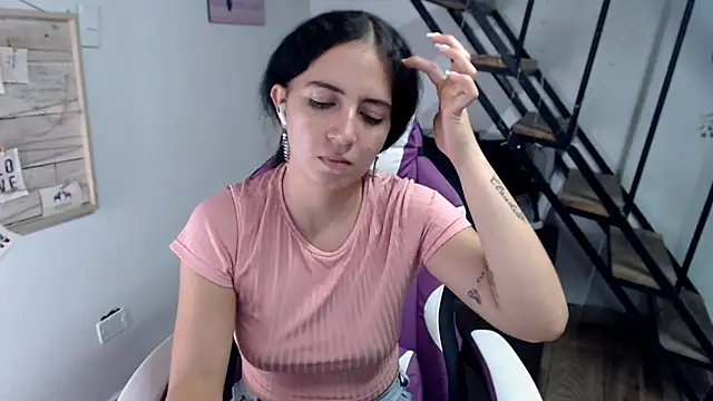 samantha baby  online show from 10/18/25, 08:42