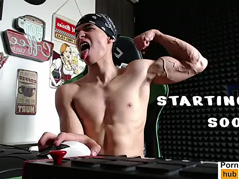 Snapshot of Curly_Angel24 chatting on 09/30/25, 07:41 Curly Angel24 online show from 09/30/25, 07:41