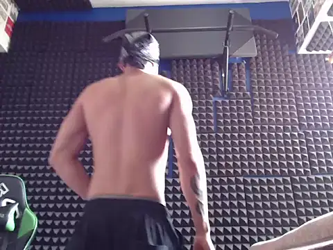 Snapshot of Curly_Angel24 chatting on 10/31/25, 03:24 Curly Angel24 online show from 10/31/25, 03:24