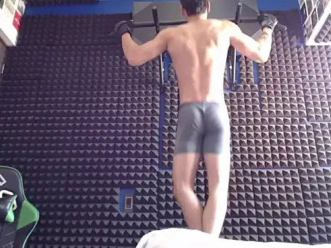 Snapshot of Curly_Angel24 chatting on 11/19/25, 05:13 Curly Angel24 online show from 11/19/25, 05:13