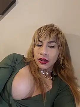 Snapshot of Evehampy chatting on 10/11/25, 12:21 Evehampy online show from 10/11/25, 12:21