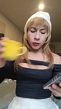 Snapshot of Evehampy chatting on 10/11/25, 07:56 Evehampy online show from 10/11/25, 07:56