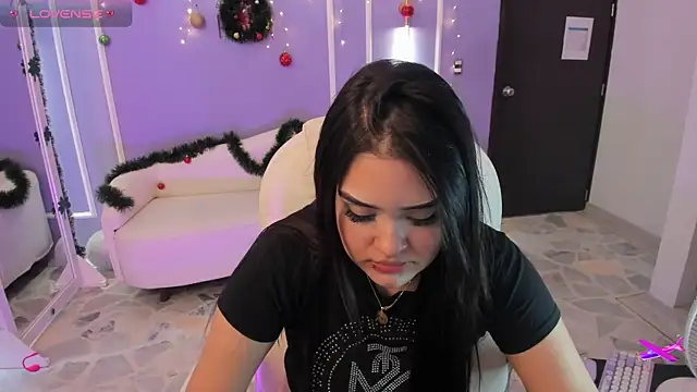 martinasaez online show from 12/15/24, 03:20