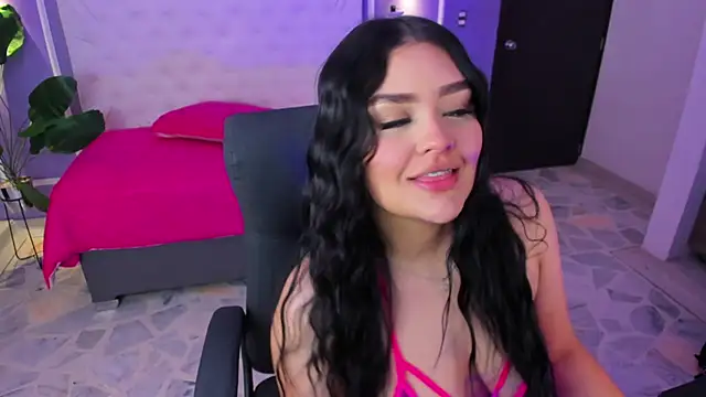 martinasaez online show from 07/06/26, 08:22