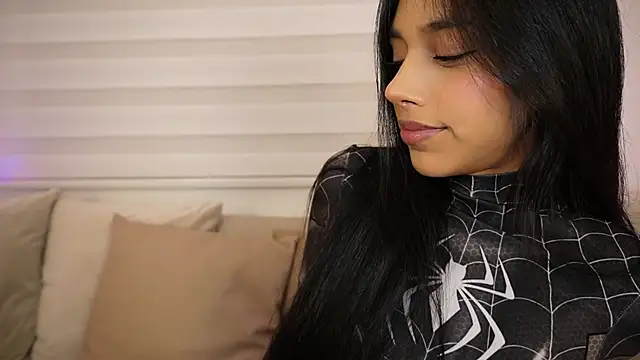 Snapshot of Ariadna5 chatting on 12/23/24, 12:14 Ariadna5 online show from 12/23/24, 12:14