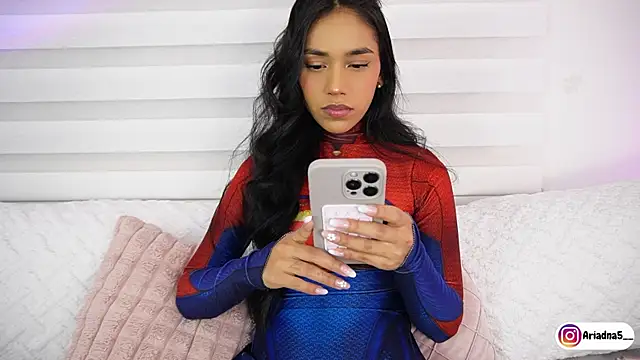 Snapshot of Ariadna5 chatting on 09/26/25, 06:39 Ariadna5 online show from 09/26/25, 06:39