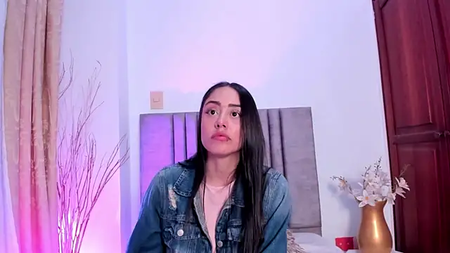 NoraDasilva online show from 12/05/24, 12:30