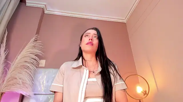 NoraDasilva online show from 11/08/25, 12:33